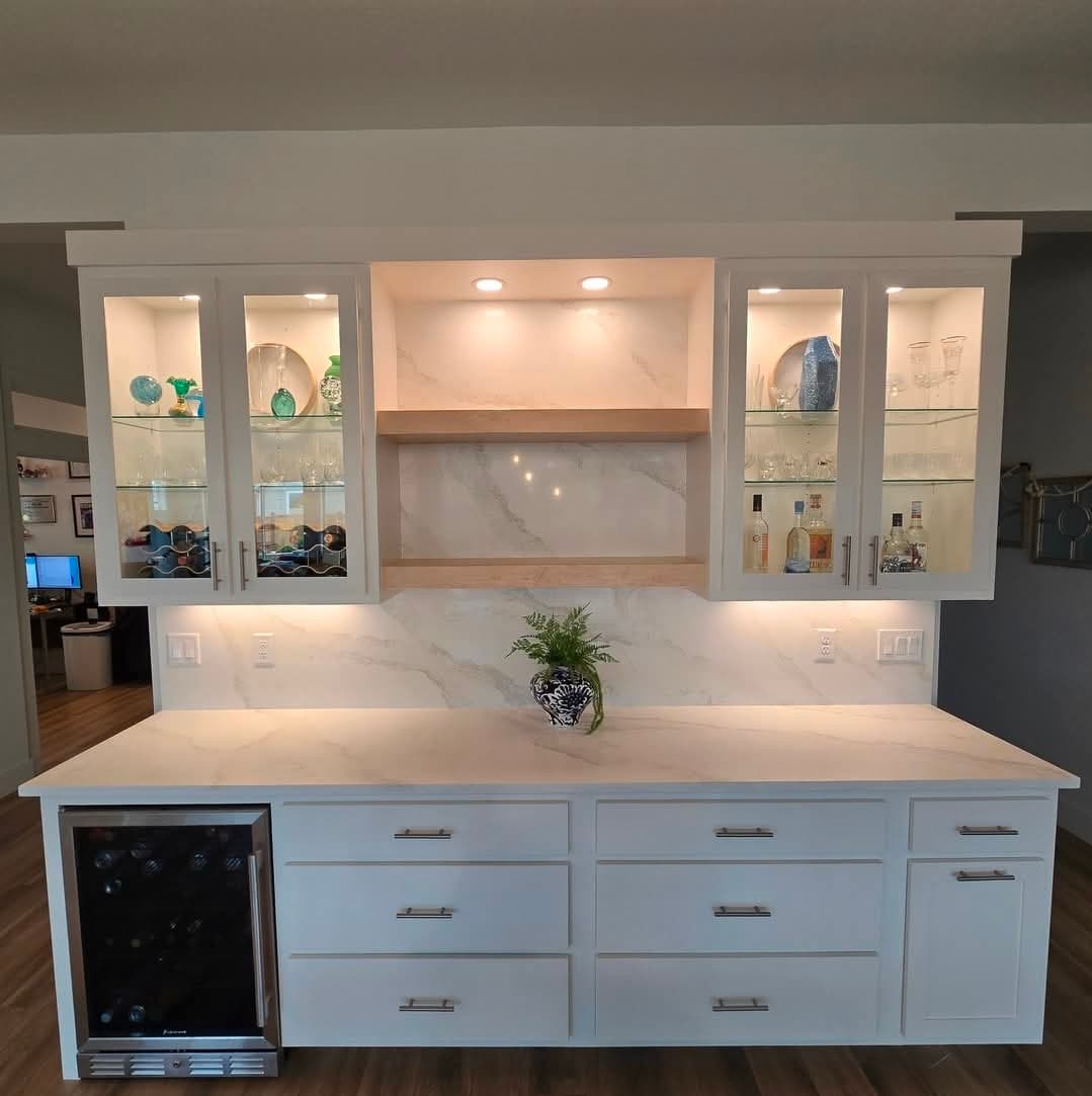 Butler's pantry with Calacatta backsplash